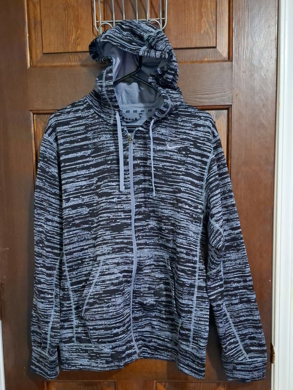 Nike Men's Black and Gray Striped Hooded Zip Sweater